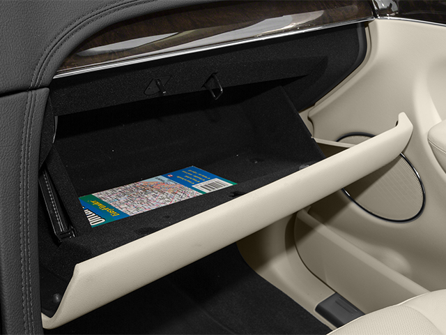 2013 Lincoln MKT Base