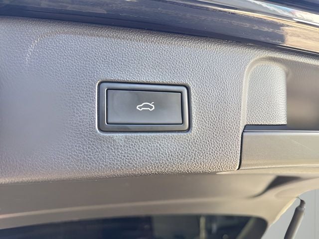 2021 Volkswagen Atlas 3.6L V6 SE w/Technology R-Line