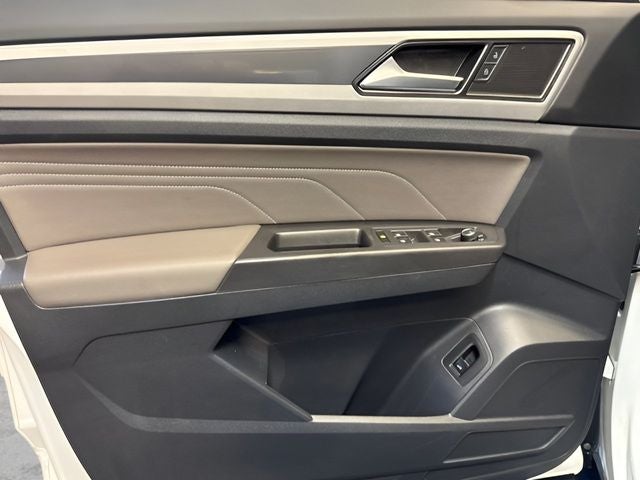 2022 Volkswagen Atlas Cross Sport 3.6L V6 SEL R-Line