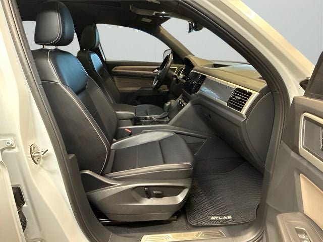 2022 Volkswagen Atlas Cross Sport 3.6L V6 SEL R-Line