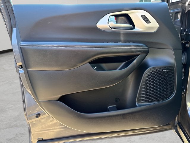 2022 Chrysler Pacifica Hybrid Limited
