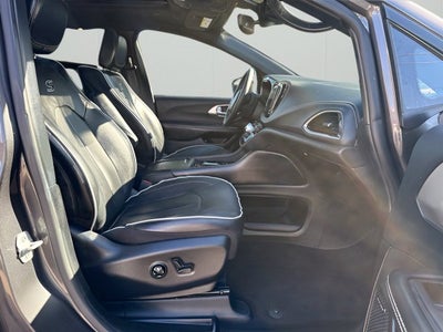 2022 Chrysler Pacifica Hybrid Limited