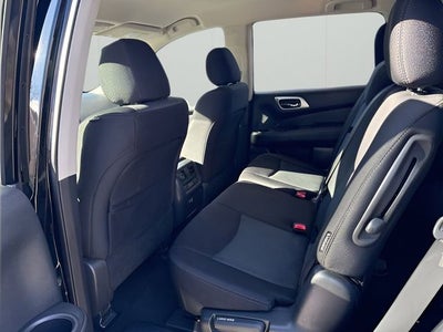 2020 Nissan Pathfinder SV