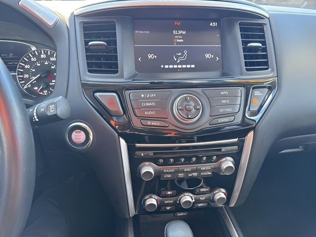 2020 Nissan Pathfinder SV