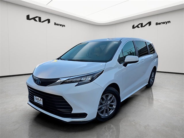 2024 Toyota Sienna LE 8 Passenger