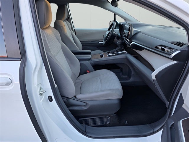 2024 Toyota Sienna LE 8 Passenger
