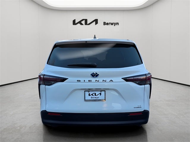 2024 Toyota Sienna LE 8 Passenger