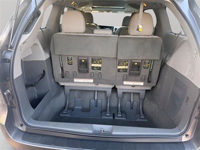 2016 Toyota Sienna XLE 8 Passenger