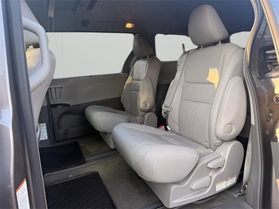 2016 Toyota Sienna XLE 8 Passenger