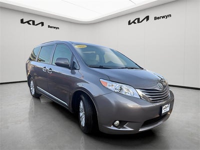 2016 Toyota Sienna XLE 8 Passenger
