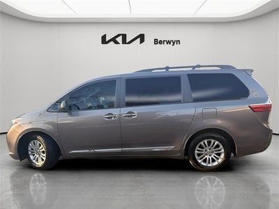 2016 Toyota Sienna XLE 8 Passenger