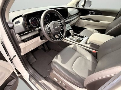 2023 Kia Carnival EX