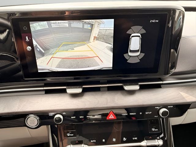 2023 Kia Carnival EX