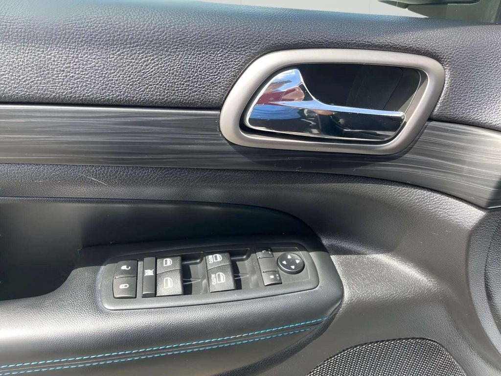 2020 Jeep Grand Cherokee Laredo
