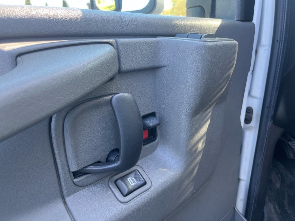 2007 Chevrolet Express Van G3500 Work Van Cutaway