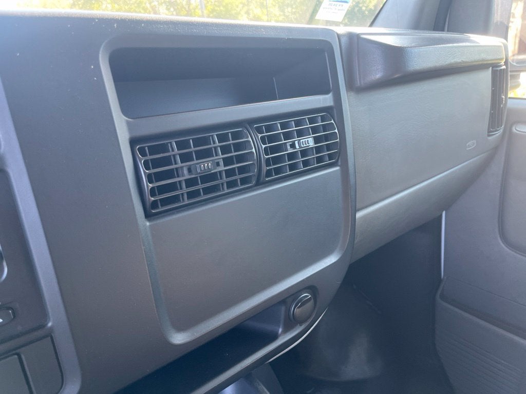 2007 Chevrolet Express Van G3500 Work Van Cutaway