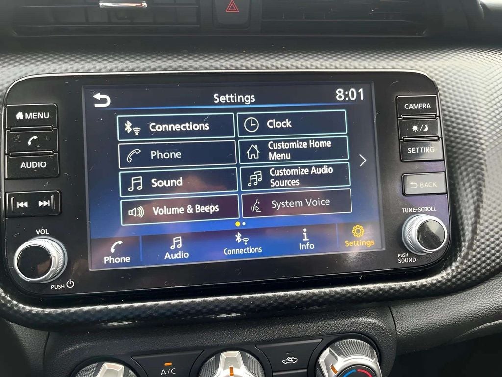 2023 Nissan Kicks SV