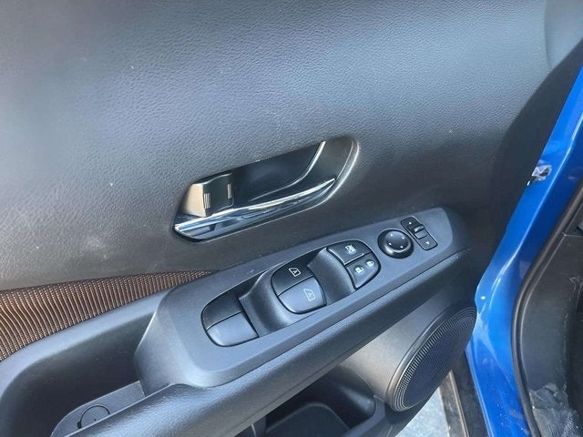 2022 Nissan Kicks SR