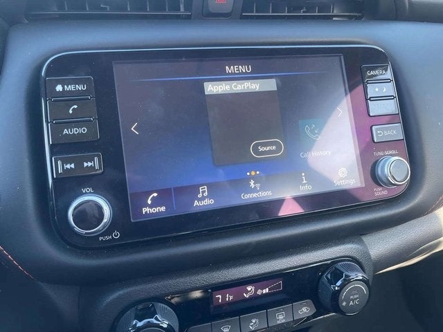 2022 Nissan Kicks SR