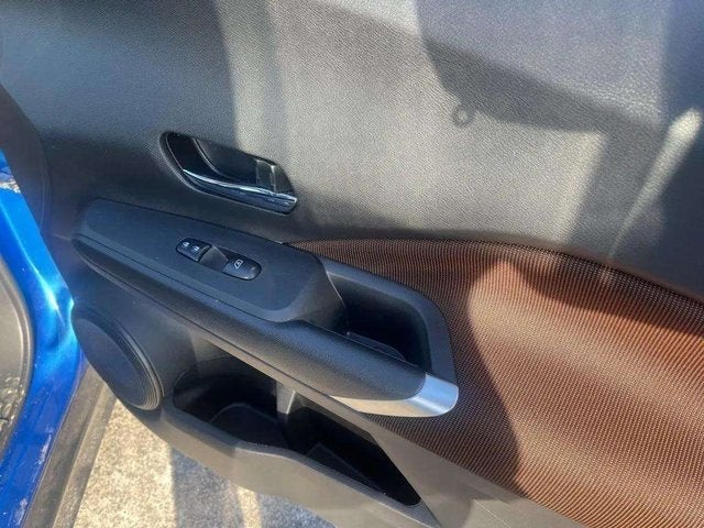 2022 Nissan Kicks SR