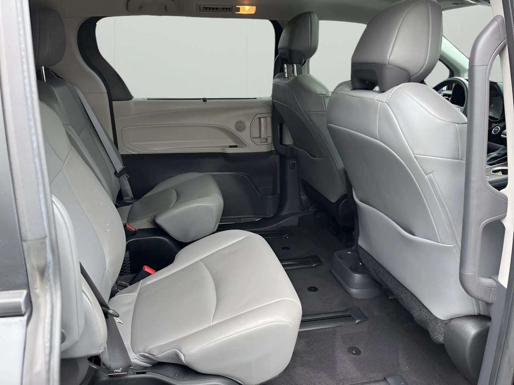 2022 Toyota Sienna XLE 7 Passenger