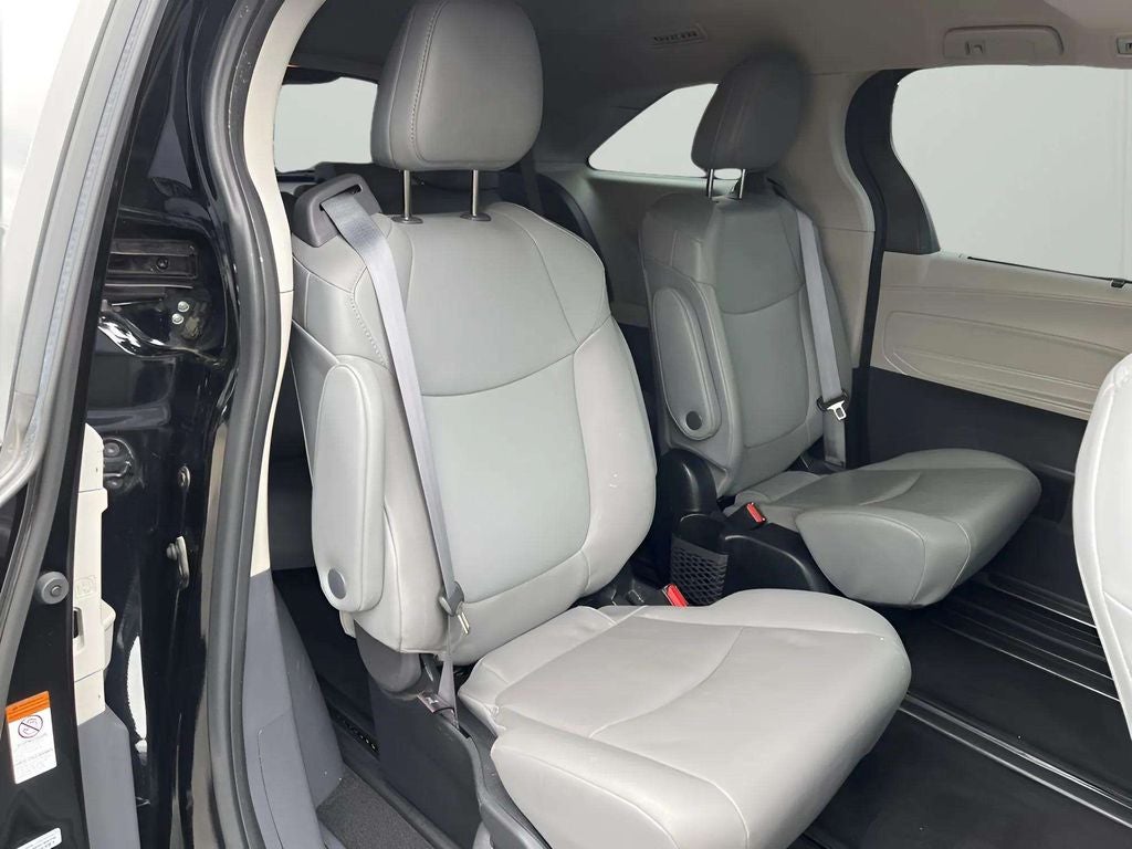 2022 Toyota Sienna XLE 7 Passenger