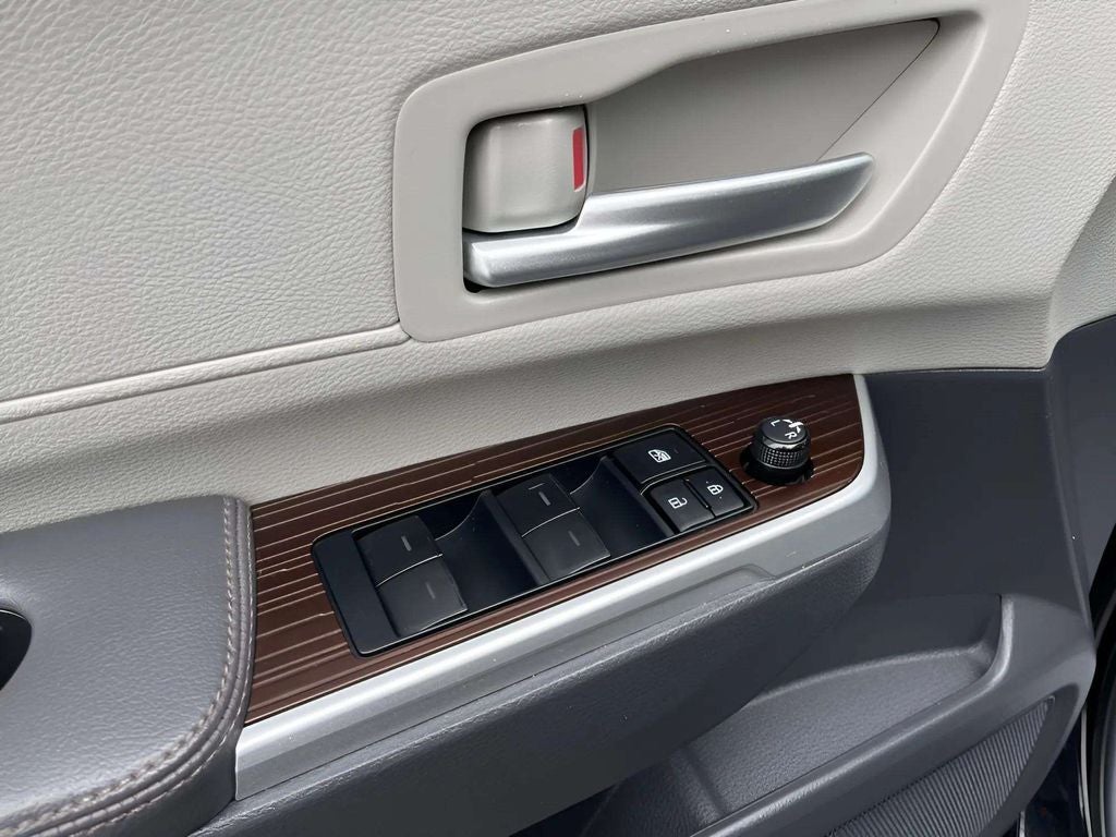 2022 Toyota Sienna XLE 7 Passenger