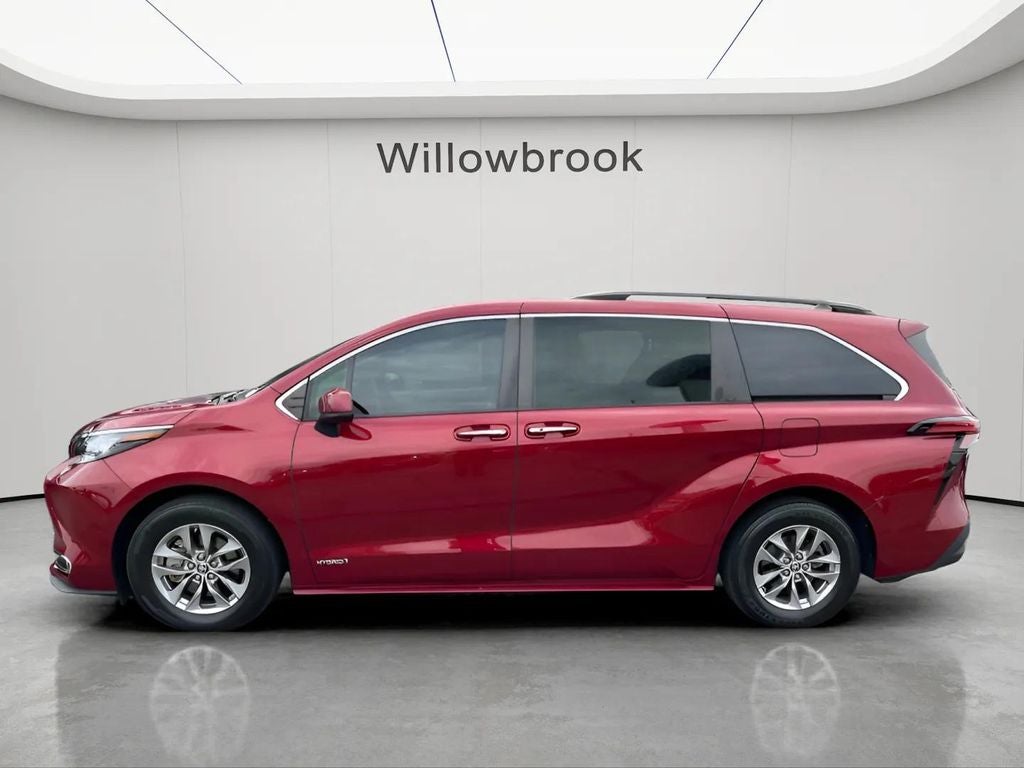 2021 Toyota Sienna XLE 8 Passenger
