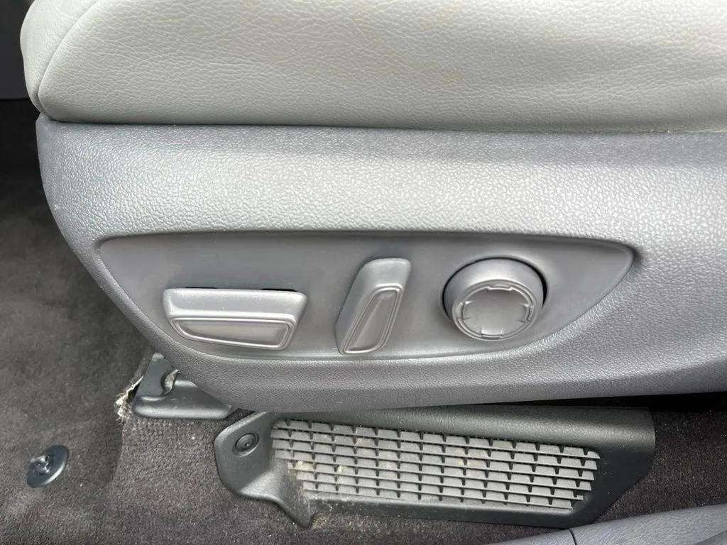 2021 Toyota Sienna XLE 8 Passenger
