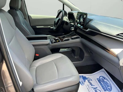 2023 Toyota Sienna XLE 8 Passenger