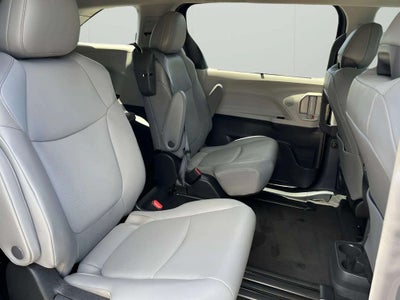 2023 Toyota Sienna XLE 8 Passenger