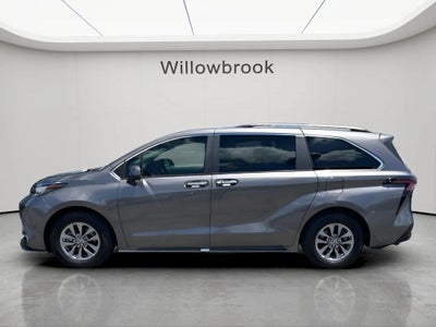 2023 Toyota Sienna XLE 8 Passenger