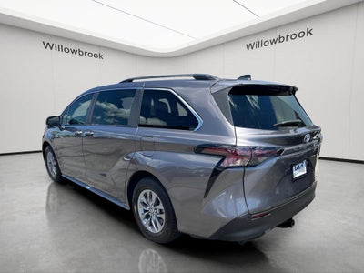 2023 Toyota Sienna XLE 8 Passenger