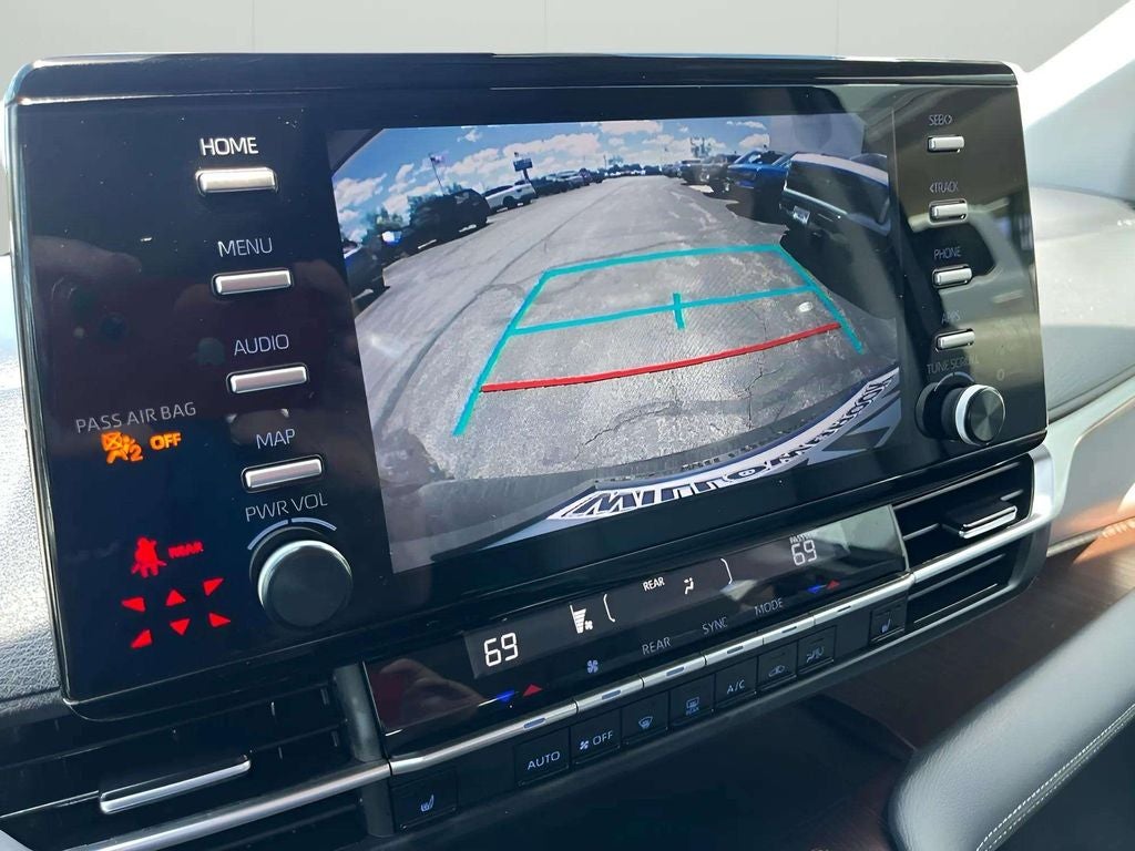 2023 Toyota Sienna XLE 8 Passenger