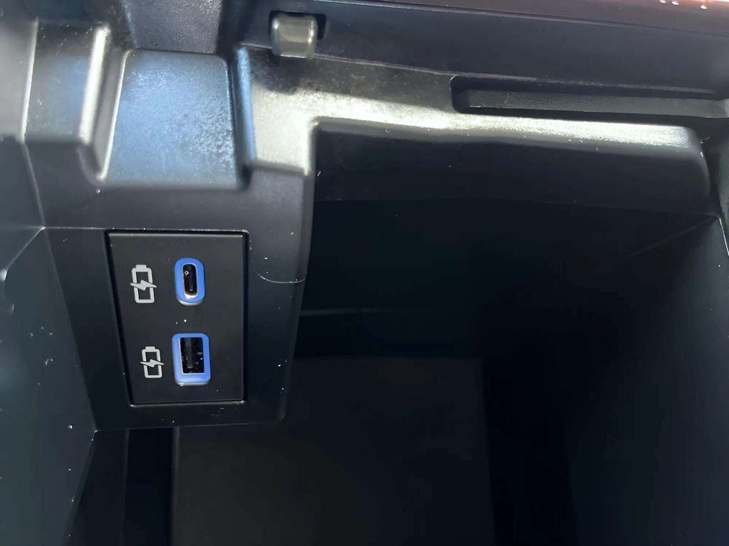 2023 Toyota Sienna XLE 8 Passenger