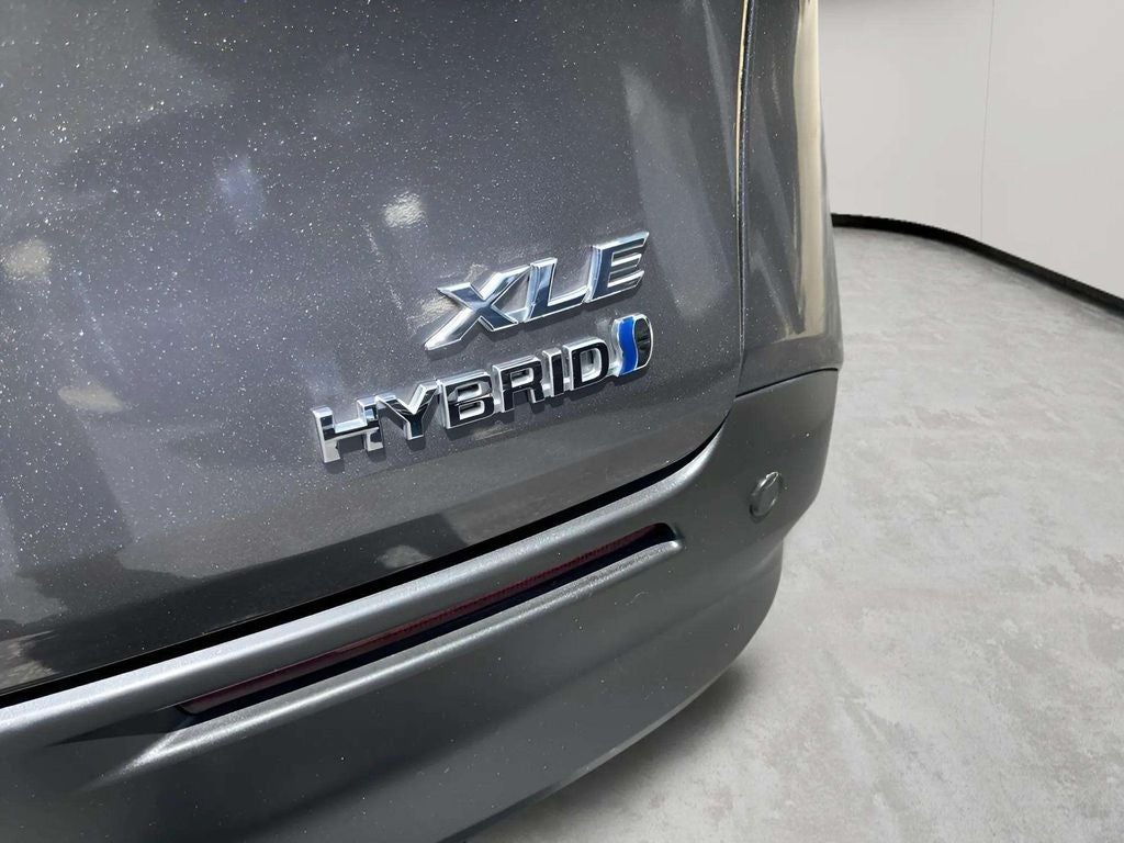 2023 Toyota Sienna XLE 8 Passenger