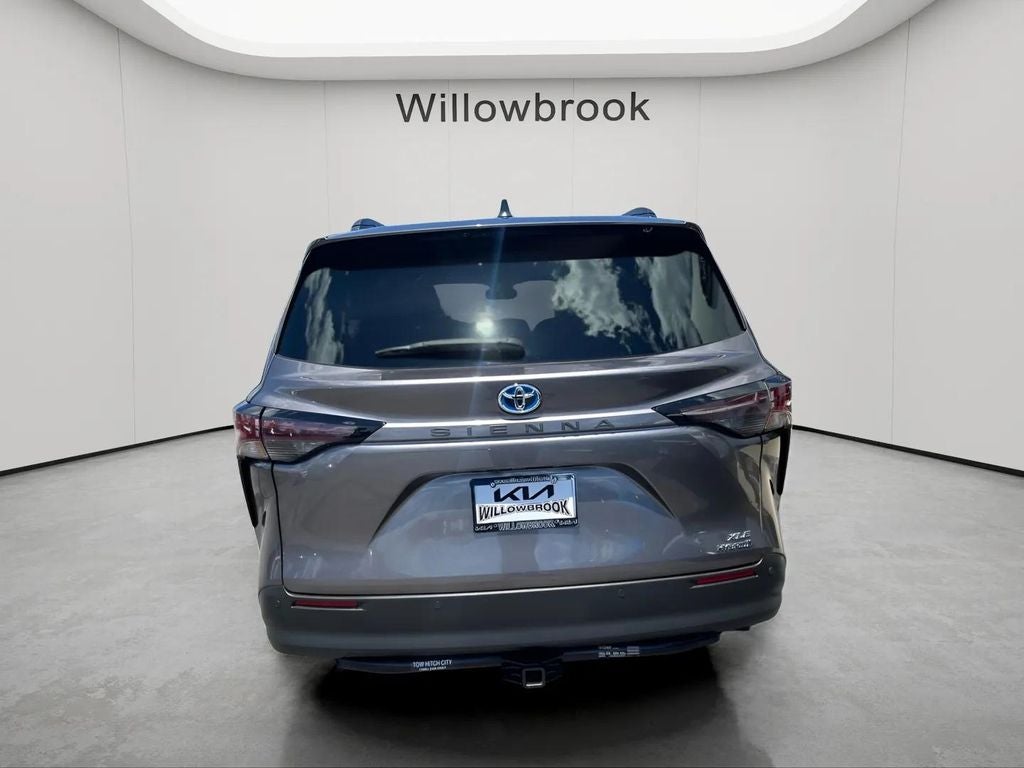 2023 Toyota Sienna XLE 8 Passenger