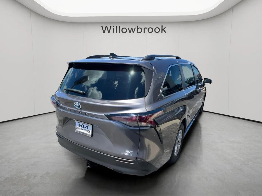 2023 Toyota Sienna XLE 8 Passenger