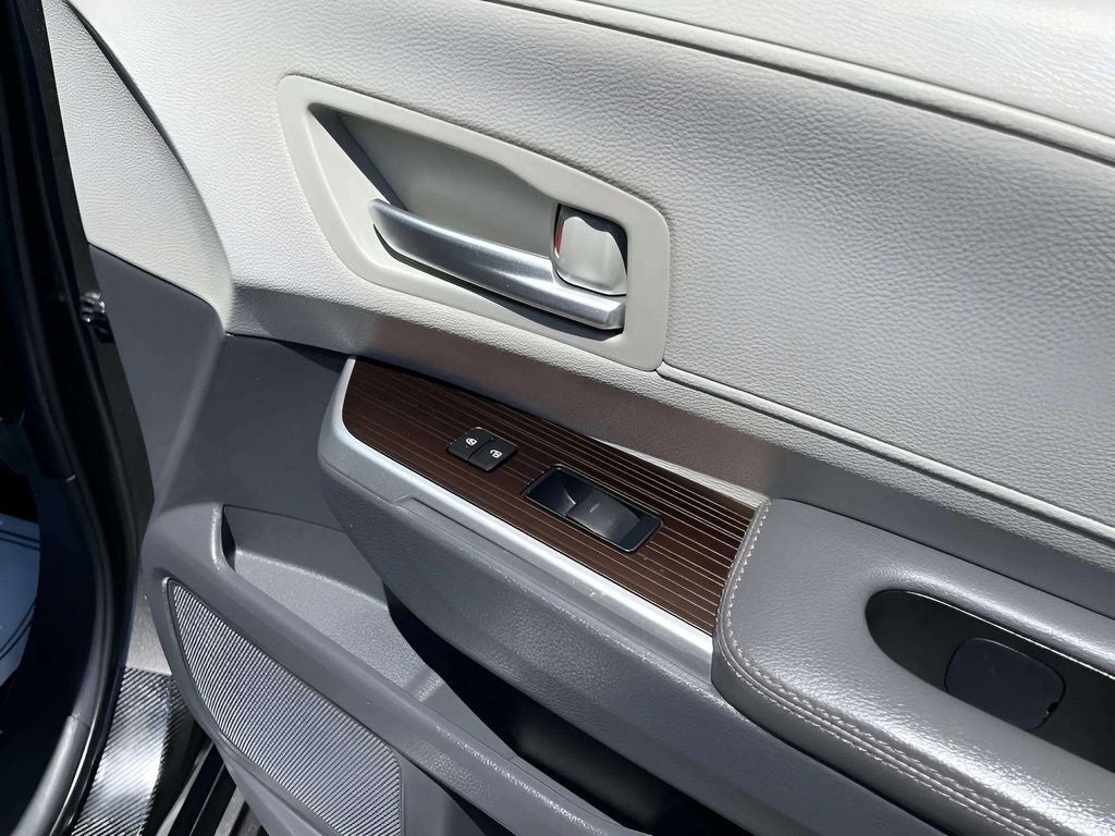 2023 Toyota Sienna XLE 8 Passenger