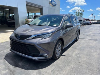 2023 Toyota Sienna XLE 8 Passenger