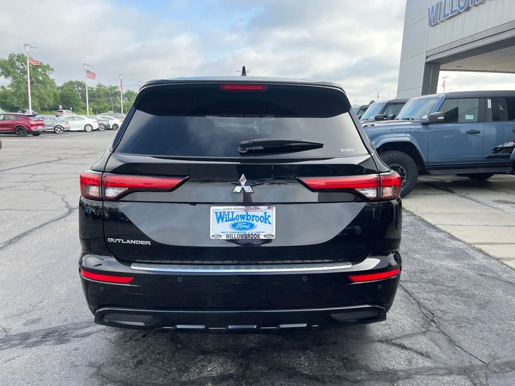 2022 Mitsubishi Outlander Black Edition