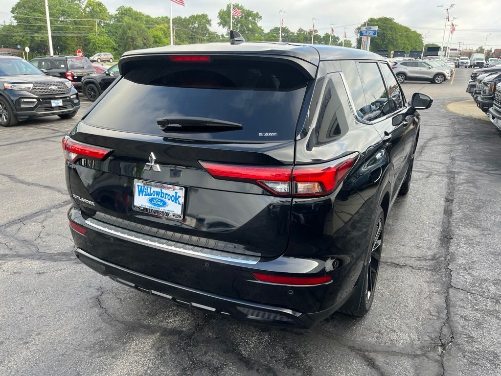 2022 Mitsubishi Outlander Black Edition