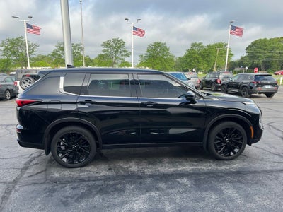 2022 Mitsubishi Outlander Black Edition