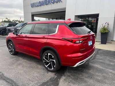 2023 Mitsubishi Outlander Base