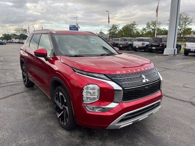 2023 Mitsubishi Outlander Base