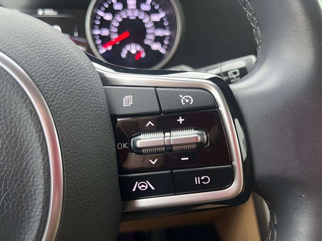 2024 Kia Carnival LX