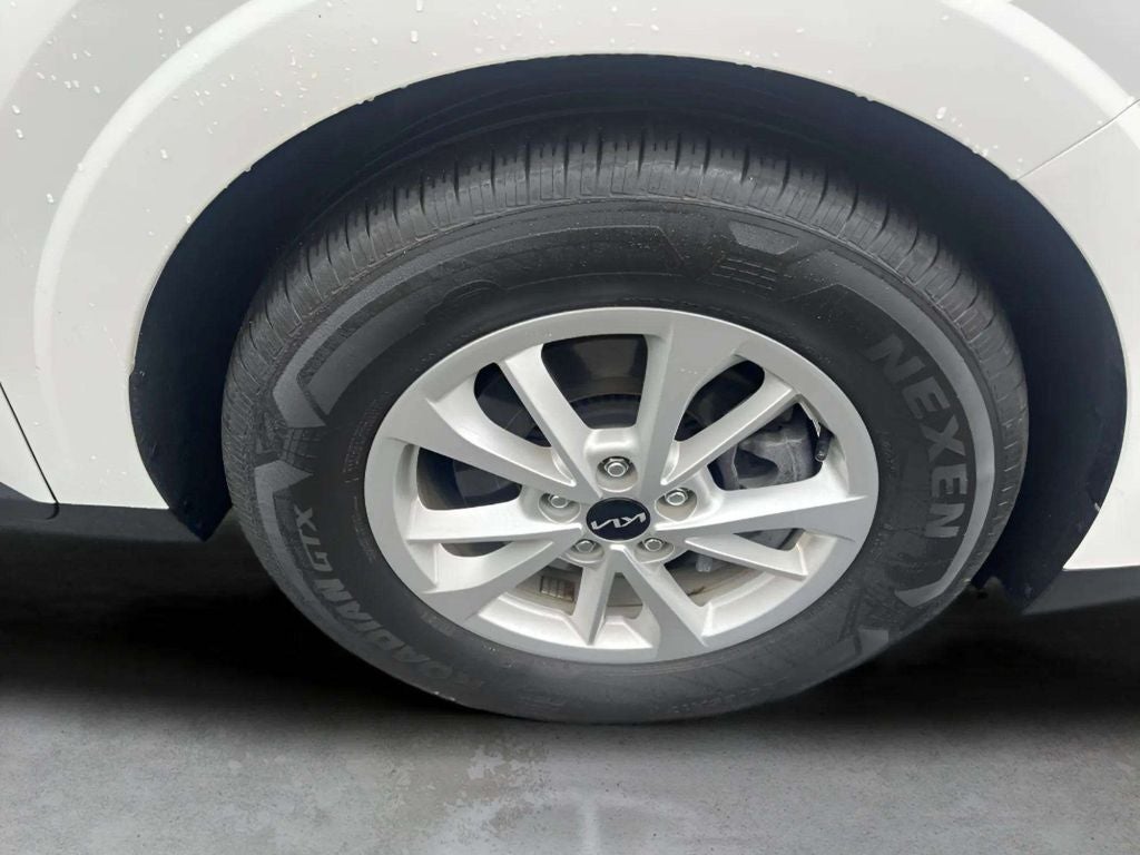 2024 Kia Carnival LX