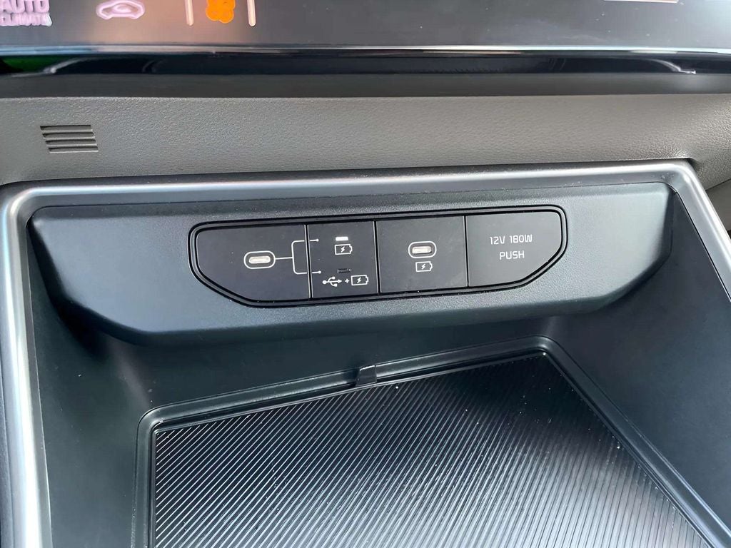 2025 Kia Carnival LXS