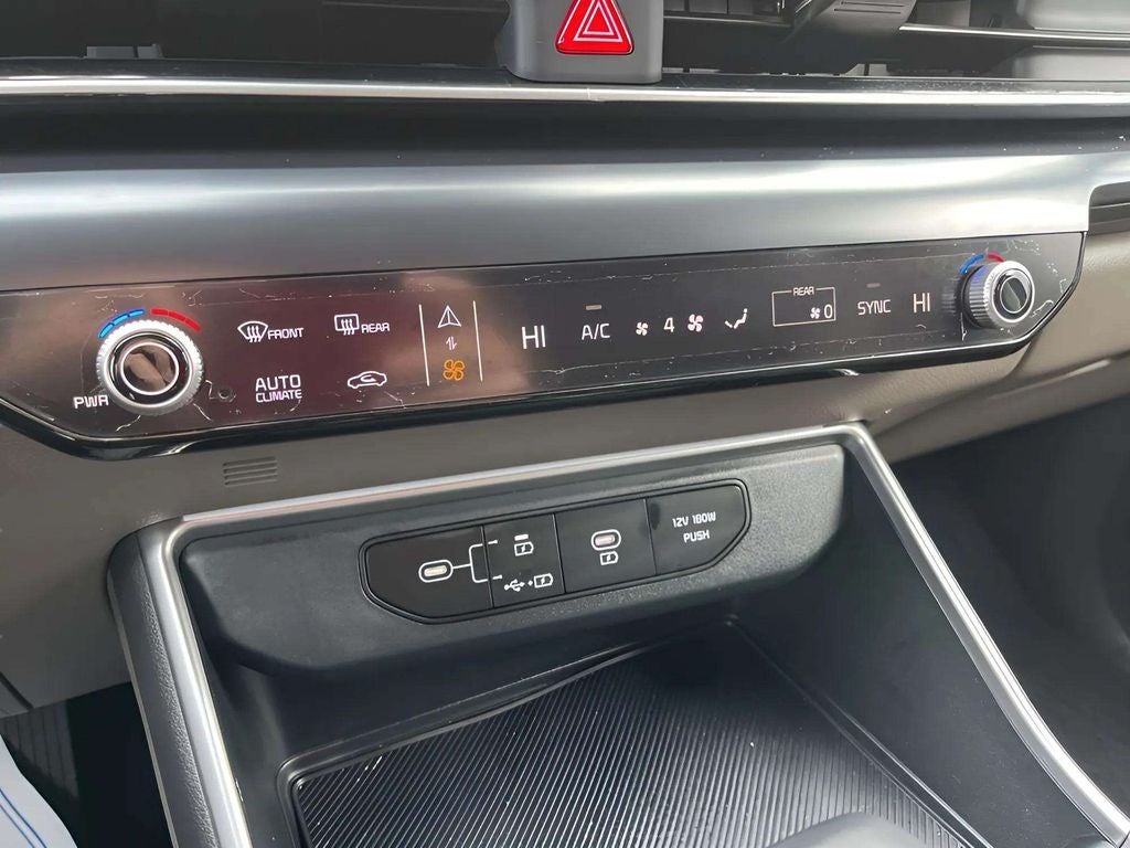 2025 Kia Carnival LXS