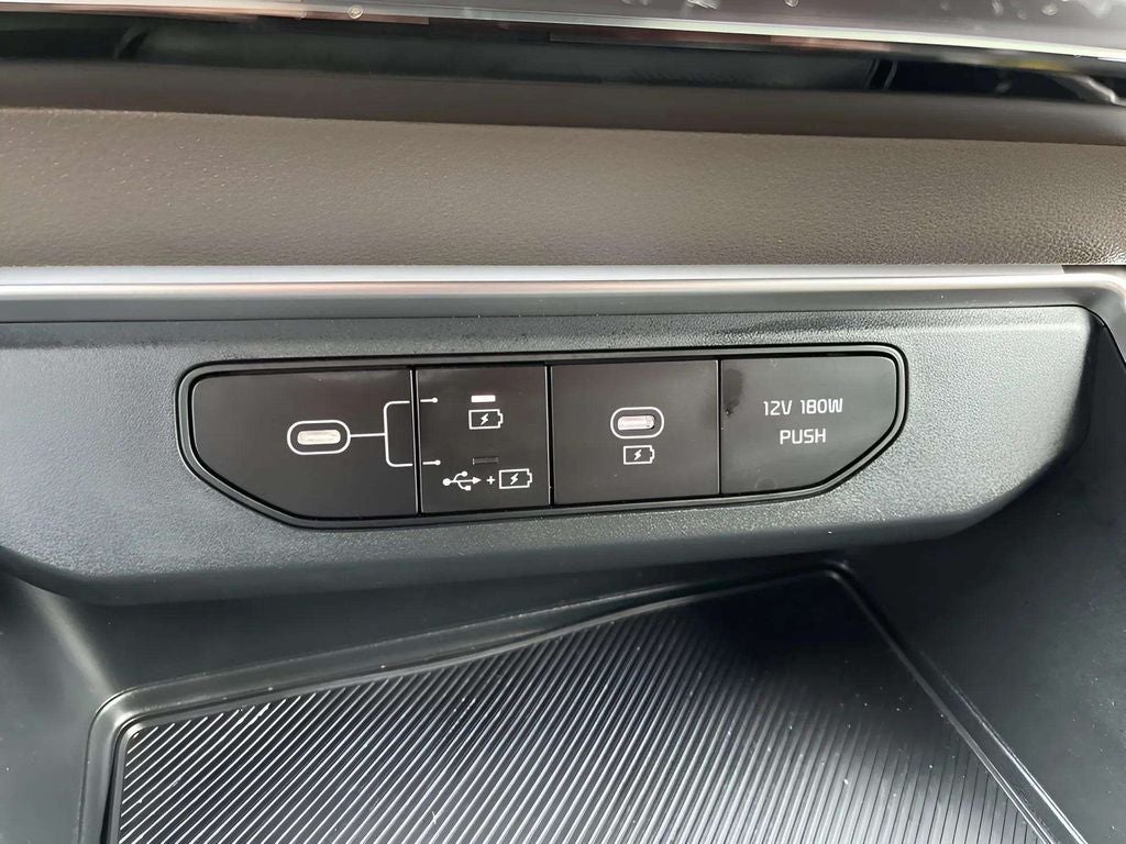 2025 Kia Carnival LXS